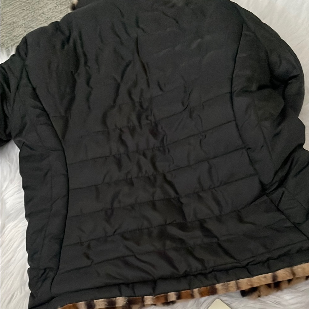 C&C California Black Puffer Jacket with Animal Print Lining - Picture 5 of 6